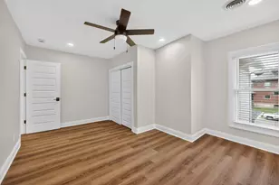 305 W Exchange St, Sycamore, IL 60178 - Photo 13