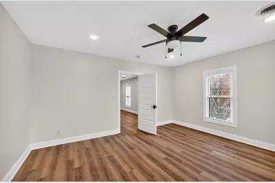 305 W Exchange Street #B, Sycamore, IL 60178 - Photo 17