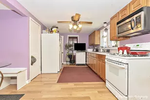 305 Blanchard St, Harvard, IL 60033 - Photo 9