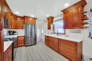 3709 Hawthorne St, Harvard, IL 60033 - Photo 7