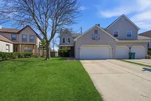 447 Thorndale Ct, Buffalo Grove, IL 60089 - Photo 1