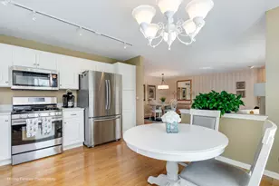 2737 Cameron Ct, Darien, IL 60561 - Photo 11