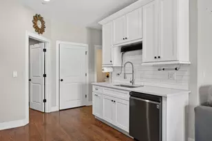 8166 W 87th St, Hickory Hills, IL 60457 - Photo 7