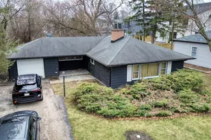 270 E St Charles Rd, Elmhurst, IL 60126 - Photo 13