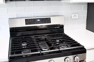 945 Commonwealth Ct, Vernon Hills, IL 60061 - Photo 3