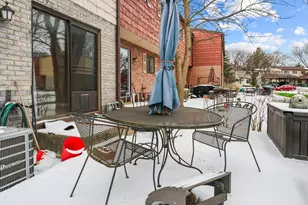 1528 Chippewa Trail, Wheeling, IL 60090 - Photo 5