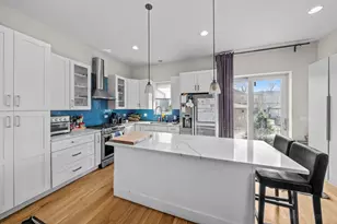 2927 W Wilcox St, Chicago, IL 60612 - Photo 3