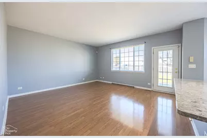 252 Balmoral Court, Glendale Heights, IL 60139 - Photo 9