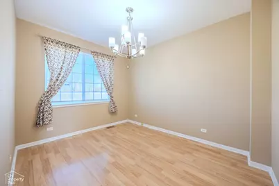 252 Balmoral Court, Glendale Heights, IL 60139 - Photo 5