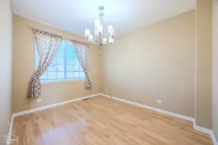 252 Balmoral Ct, Glendale Heights, IL 60139 - Photo 5