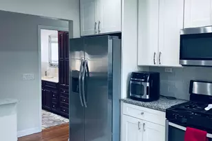 8925 Oriole Ave, Morton Grove, IL 60053 - Photo 11