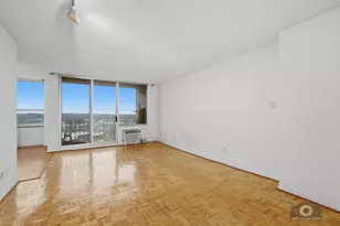 3925 Triumvera Dr, Glenview, IL 60025 - Photo 5