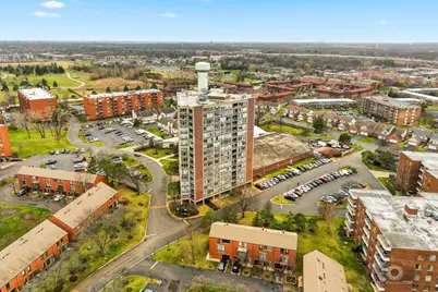 3925 Triumvera Drive #10B, Glenview, IL 60025 - Photo 3