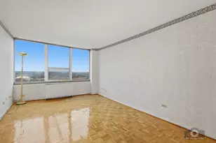 3925 Triumvera Dr, Glenview, IL 60025 - Photo 11