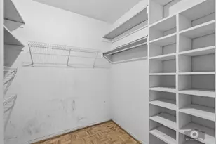 3925 Triumvera Dr, Glenview, IL 60025 - Photo 15