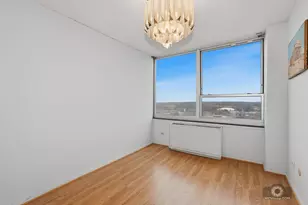 3925 Triumvera Dr, Glenview, IL 60025 - Photo 9