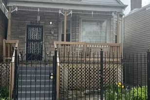 8153 S Exchange Ave, Chicago, IL 60617 - Photo 1