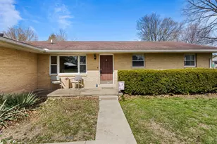 408 E Victory St, Sidney, IL 61877 - Photo 3