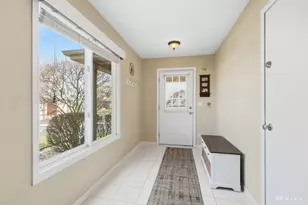 8338 W Chestnut Ct, Frankfort, IL 60423 - Photo 5