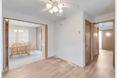 6743 W 89th Place, Oak Lawn, IL 60453 - Photo 9