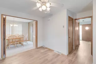 6743 W 89th Pl, Oak Lawn, IL 60453 - Photo 9