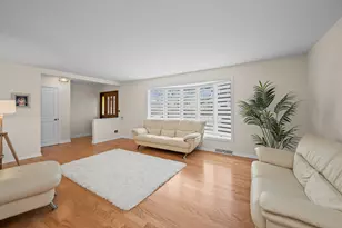 1118 Charlene Ln, Schaumburg, IL 60193 - Photo 3