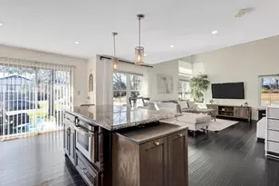 210 Stoneybrook Ln, Bloomingdale, IL 60108 - Photo 7