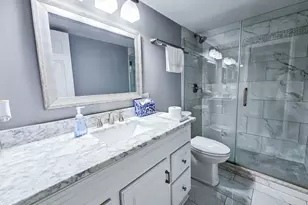 170 Inverness Ct, Elk Grove Village, IL 60007 - Photo 9