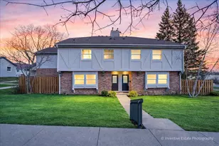 884 Bristol Dr, Barrington, IL 60010 - Photo 1