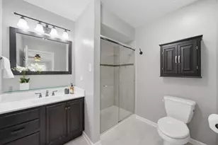 402 Locust Pl, Deerfield, IL 60015 - Photo 17