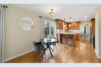 402 Locust Place, Deerfield, IL 60015 - Photo 5