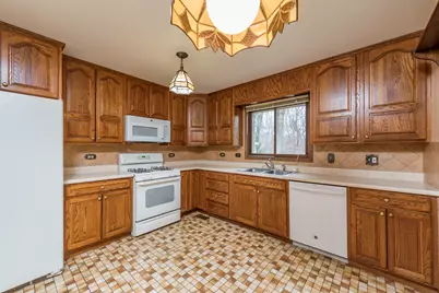 9743 W 16th Street, Zion, IL 60099 - Photo 11