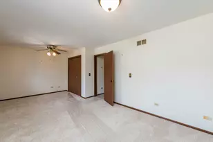 9743 W 16th St, Zion, IL 60099 - Photo 13