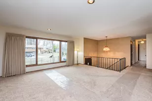 9743 W 16th St, Zion, IL 60099 - Photo 5