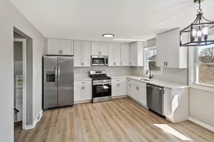 6151 Victoria Dr, Oak Forest, IL 60452 - Photo 5