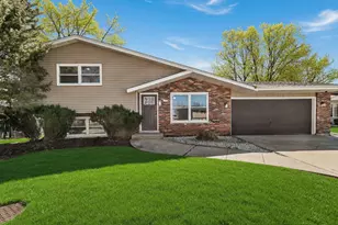 6151 Victoria Dr, Oak Forest, IL 60452 - Photo 1