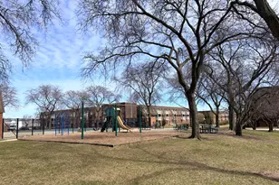 2 Villa Verde Dr, Buffalo Grove, IL 60089 - Photo 17