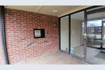 2 Villa Verde Drive #201, Buffalo Grove, IL 60089 - Photo 3