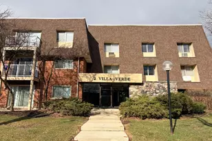 2 Villa Verde Dr, Buffalo Grove, IL 60089 - Photo 1