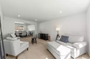 1301 Peshtigo Ave, Naperville, IL 60564 - Photo 9