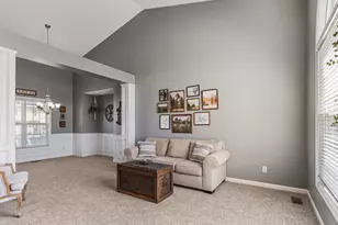 806 Switchgrass Ln, Champaign, IL 61822 - Photo 9