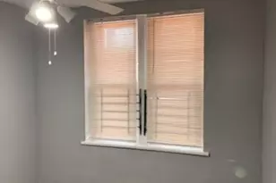 10501 S Corliss Ave, Chicago, IL 60628 - Photo 17