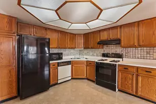 4735 W 105th St, Oak Lawn, IL 60453 - Photo 9