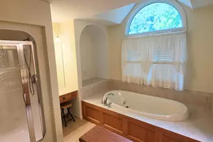 4958 Northridge Dr, Saint Anne, IL 60964 - Photo 9
