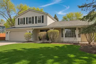 1554 Chickasaw Dr, Naperville, IL 60563 - Photo 1