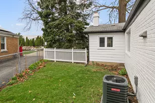 9139 Robinson Ave, Franklin Park, IL 60131 - Photo 17