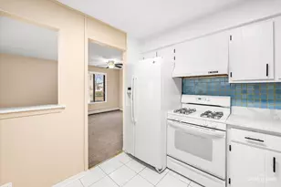 109 Gregory St, Aurora, IL 60504 - Photo 7