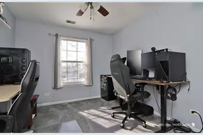 1244 N Red Oak Circle #3, Round Lake Beach, IL 60073 - Photo 9