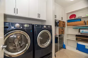 711 W Grand Ave, Chicago, IL 60654 - Photo 21