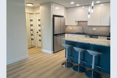 715 W Central Road #A8, Mount Prospect, IL 60056 - Photo 7